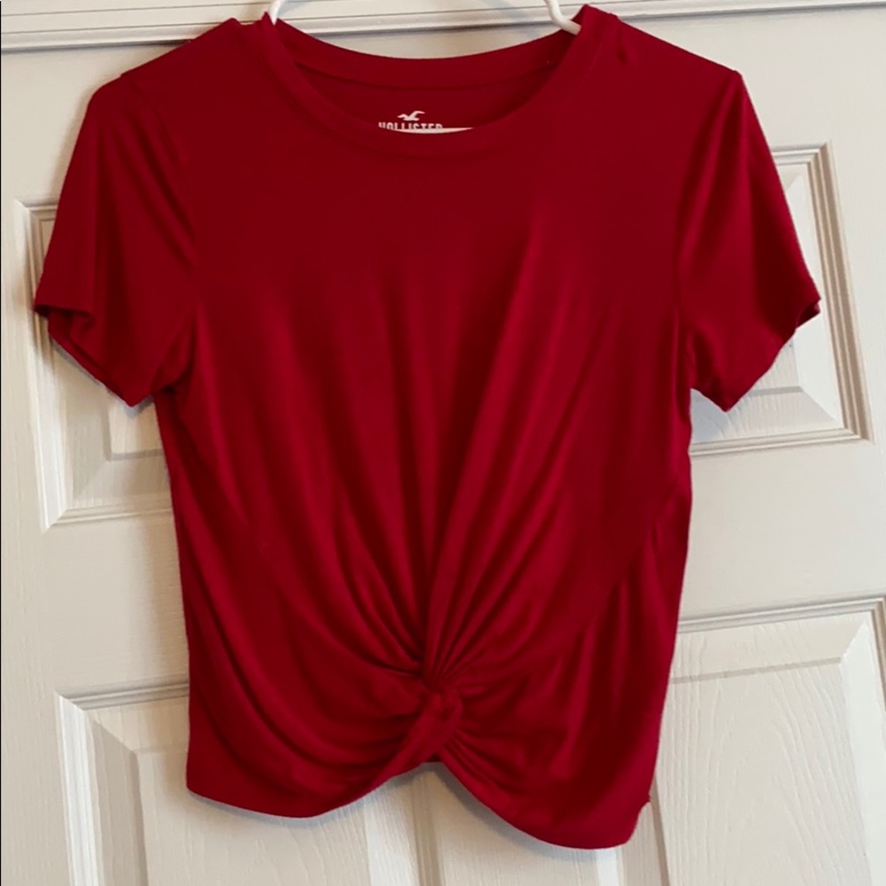 Hollister tshirt with knot on the front